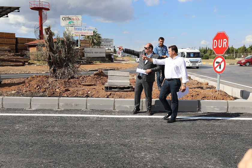 Menderes'te yeni kavşakla trafik akışı iyileşiyor