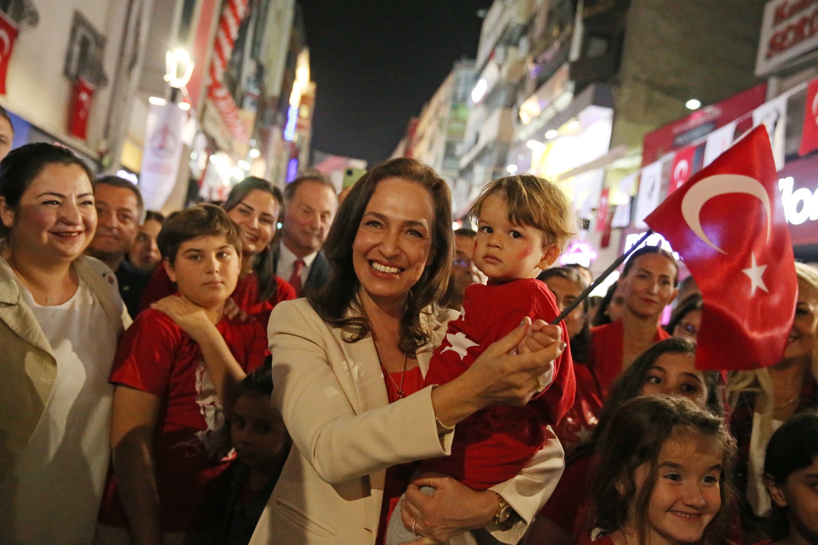 "Ne senden ne de senin eserlerinden vazgeçmeyeceğiz"