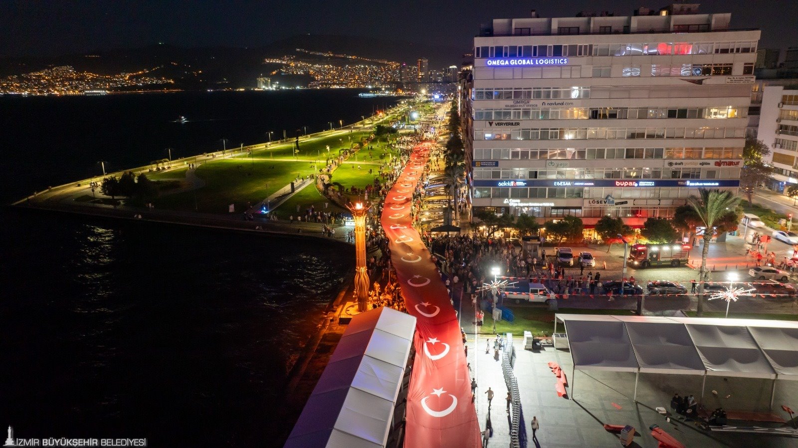 Türk Yıldızları’ndan nefes kesen gösteri