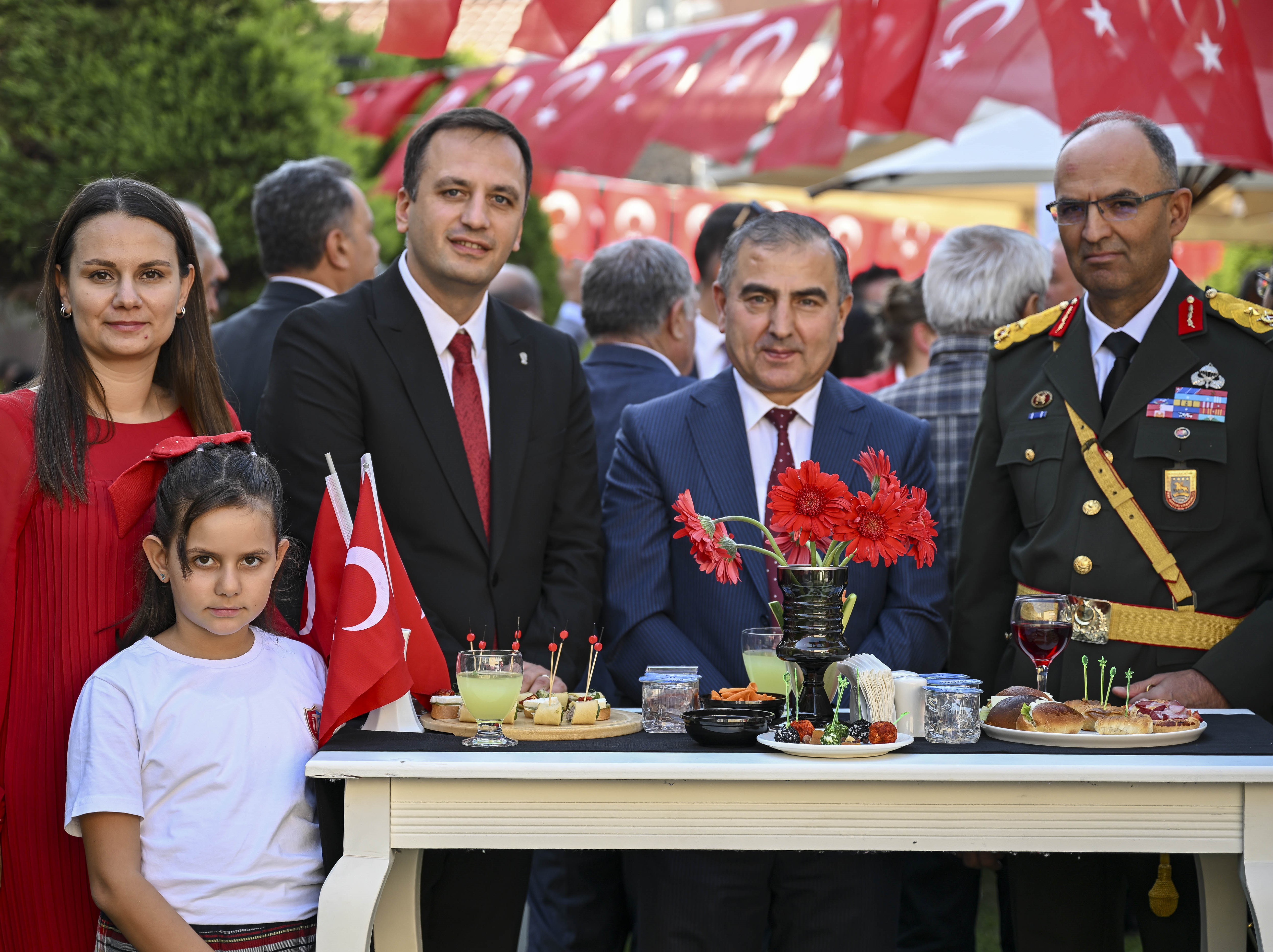 “Cumhuriyet’in kazanımları sonsuza dek payidar kalacaktır”