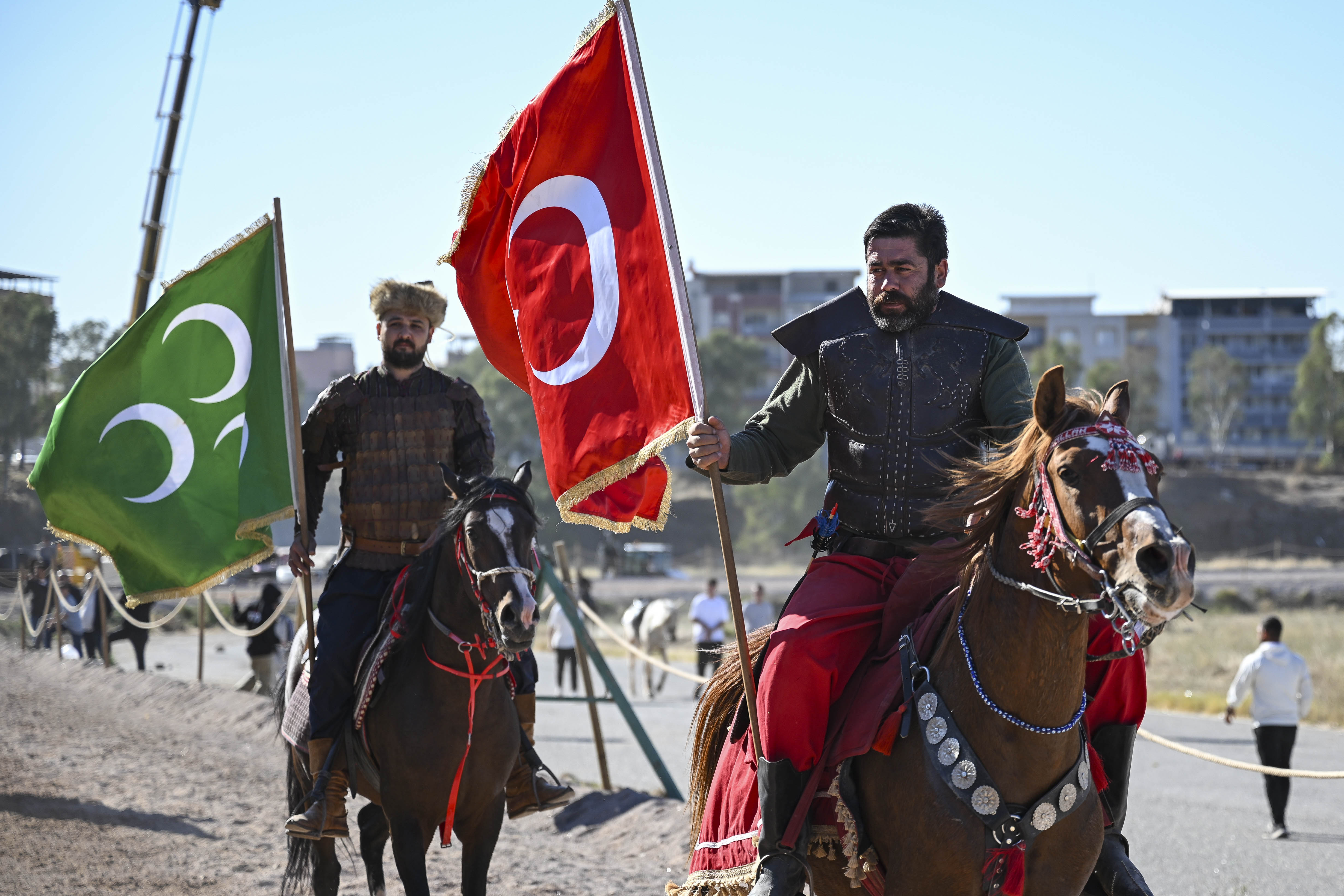 Türk milleti geçmişiyle buluşuyor