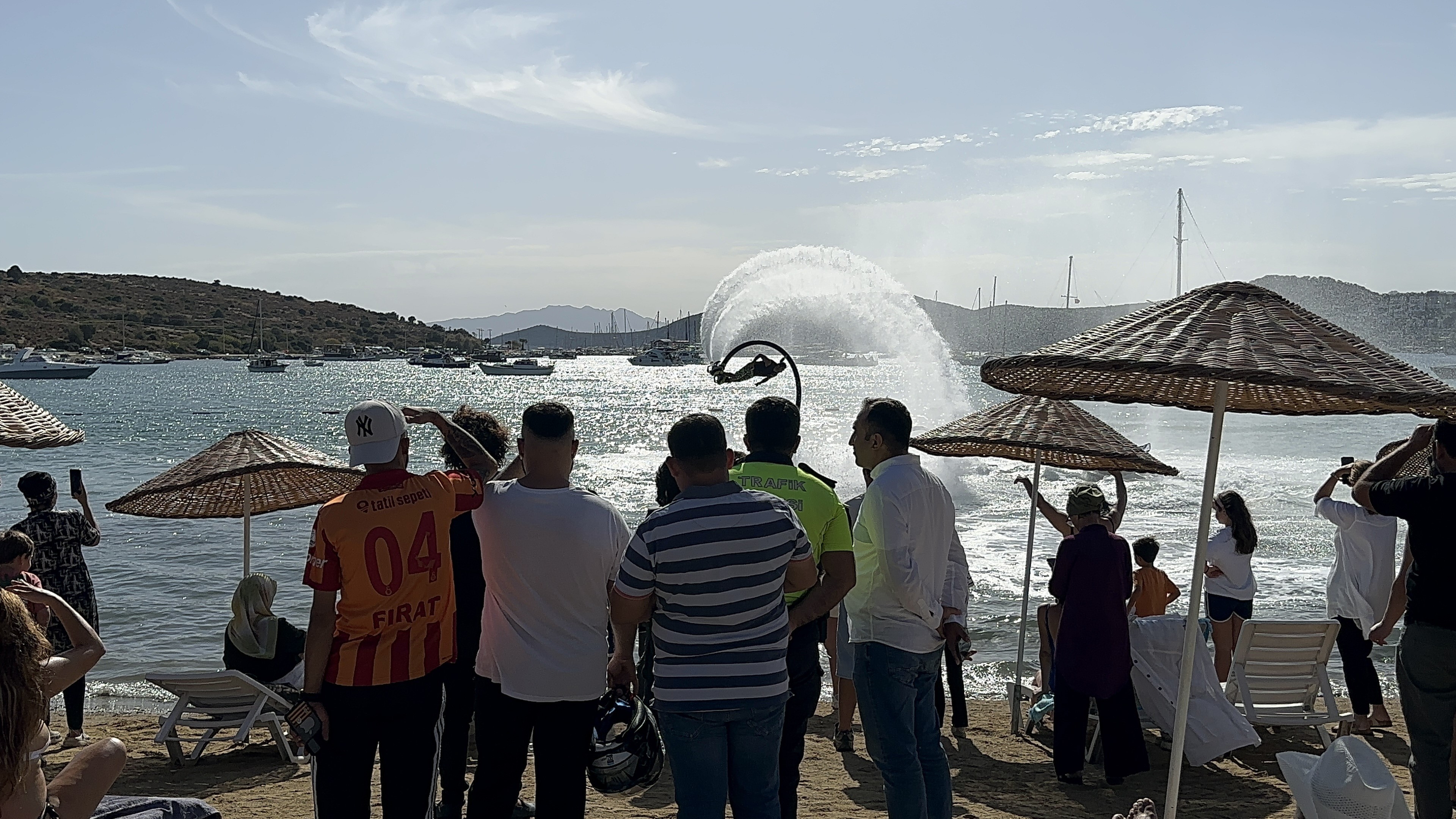 Flyboard denemesine turistlerden izdiham kuyrukları