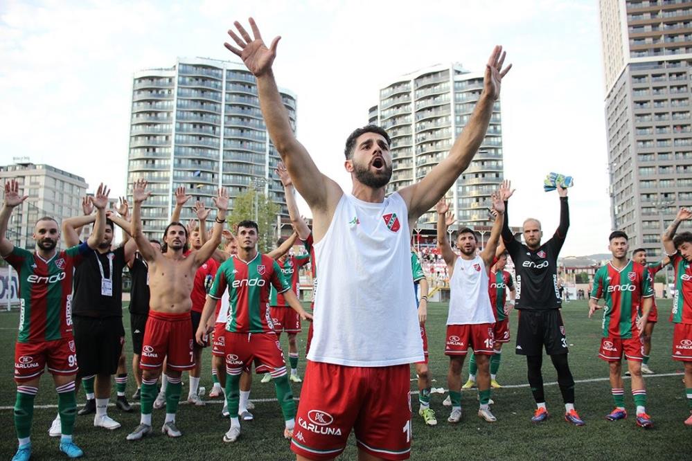 Takımının en skorer oyuncusu konumunda bulunan Enes Nalbantoğlu, TFF 3. Lig 1. Grup'ta da gol krallığı yarışında 4 oyuncuyla ikinci basamağı paylaşıyor. 