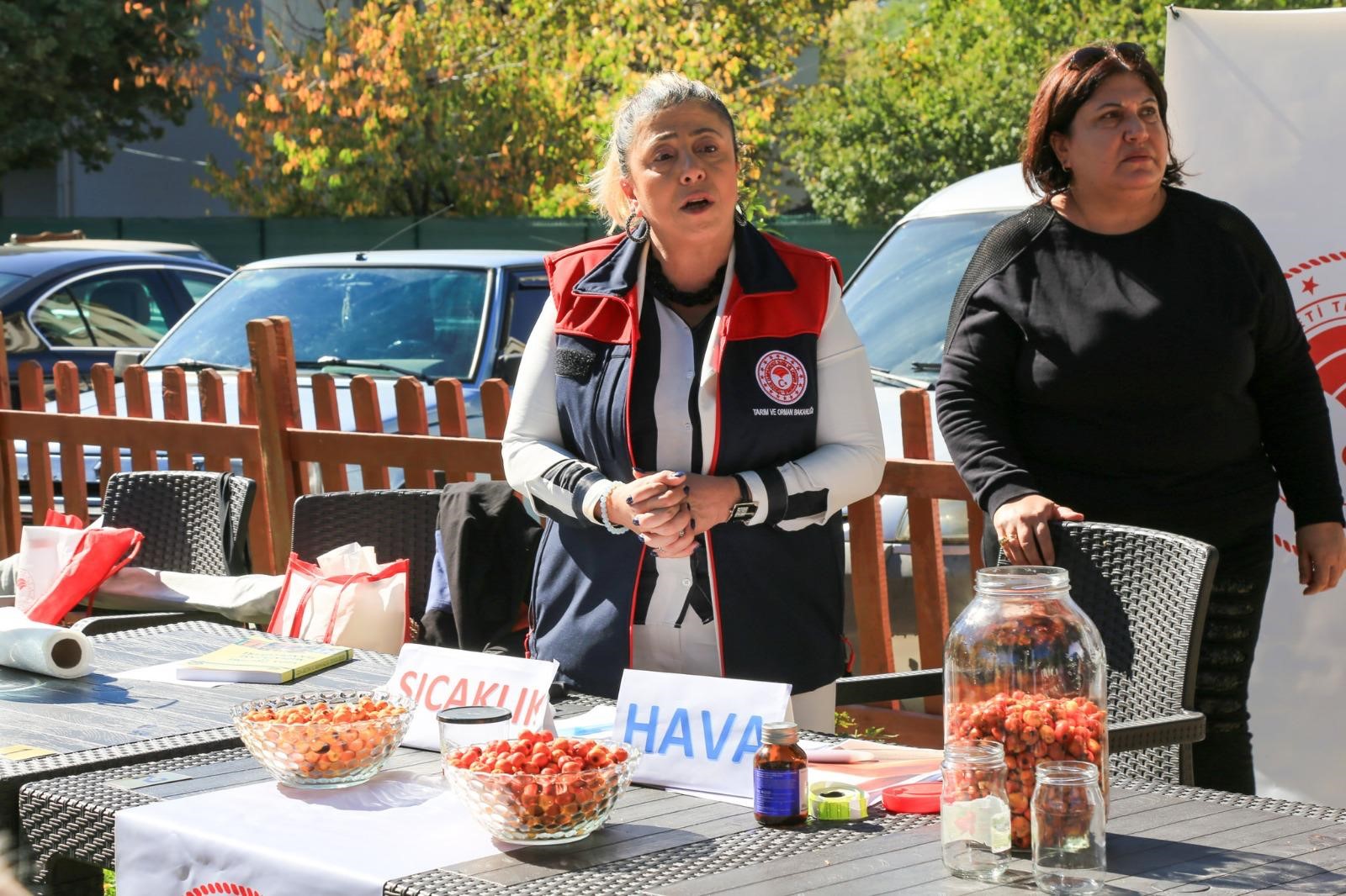 Kadınlar için çeşitli projelerle destek oluyoruz