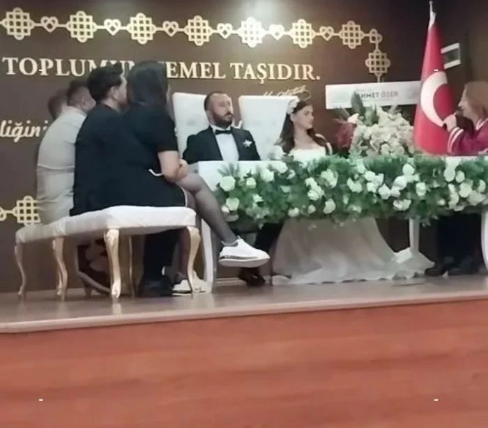 Gizemli damat merak konusu oldu