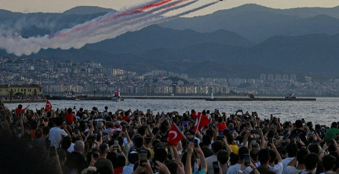 29 Ekim Cumhuriyet Bayramı için ise İzmir'de hava gösterisi planlanmıştır