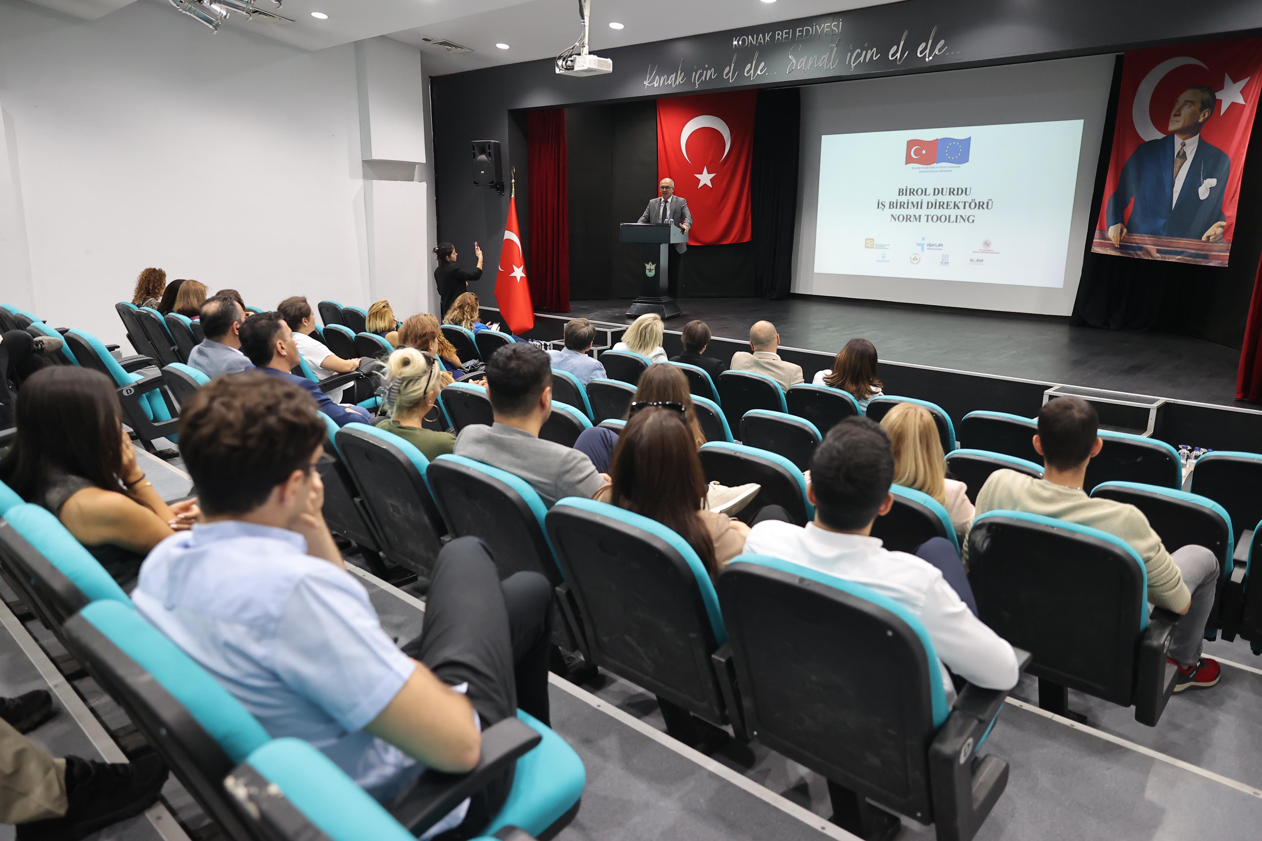 İki ana dalda kurs programı