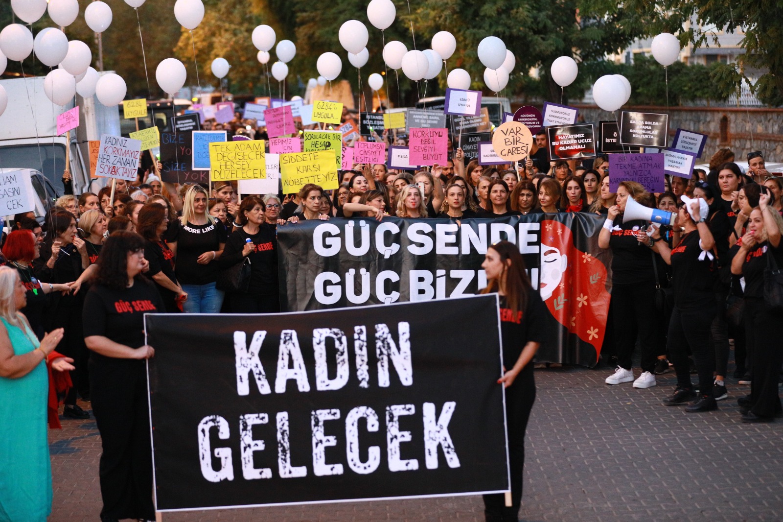 İstanbul Sözleşmesi yeniden yürürlüğe girmelidir