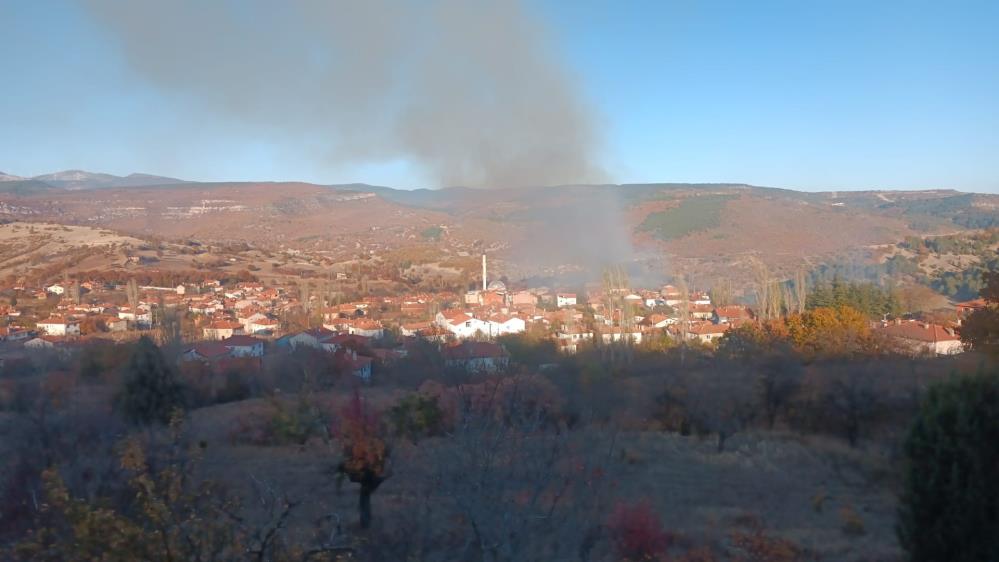 Durumun bildirilmesi üzerine köye çok sayıda itfaiye, sağlık ve AFAD ekipleri sevk edildi. 