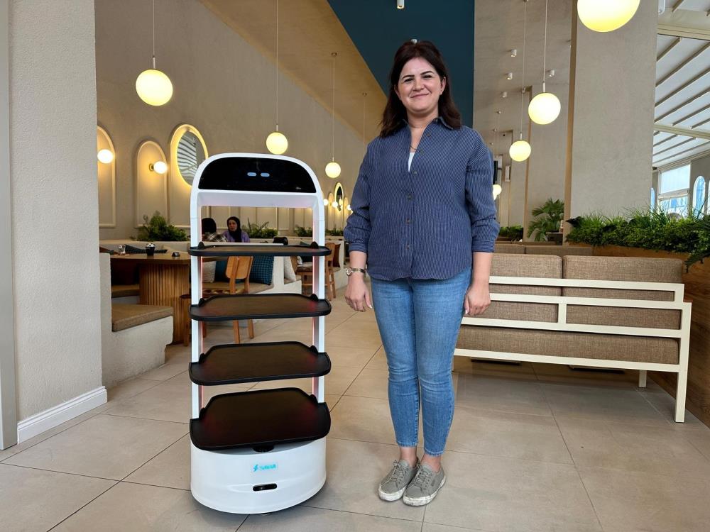 "Masaya robotla gidilmesi müşterileri memnun ediyor"