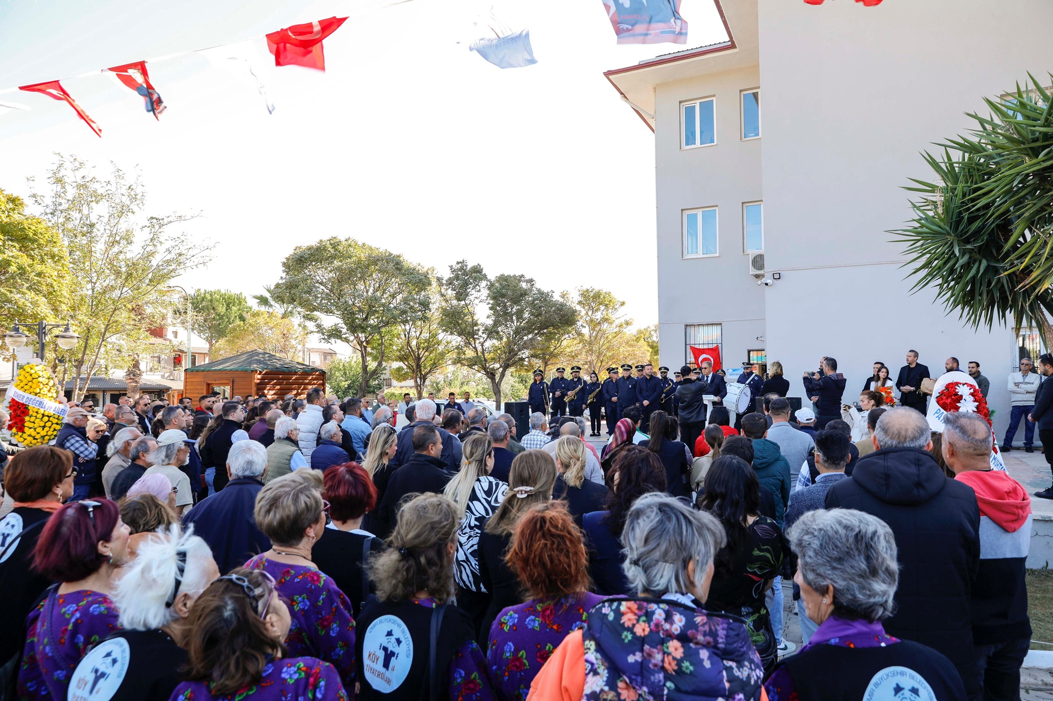 "Eğitim kursları gibi birçok farklı hizmete erişebileceksiniz"