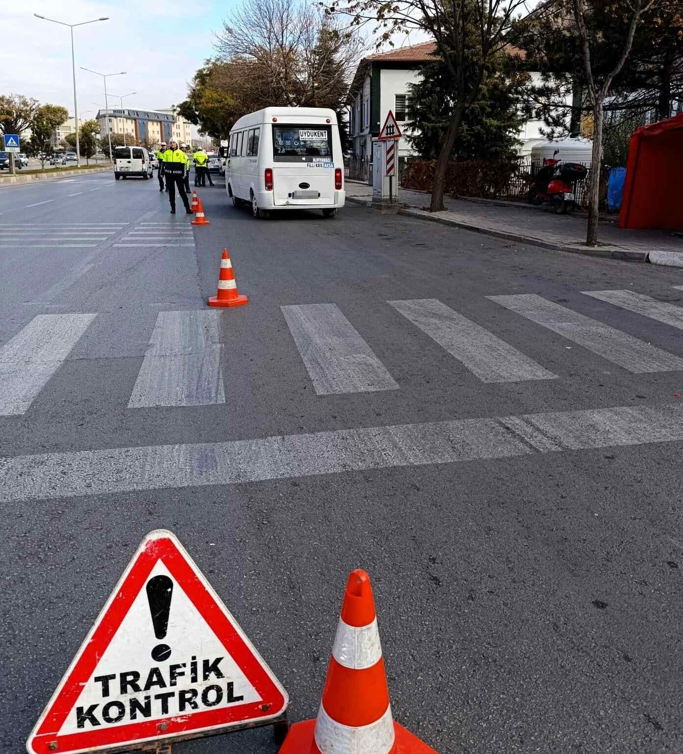 Afyon'da 1 ayda 556 minibüse denetim