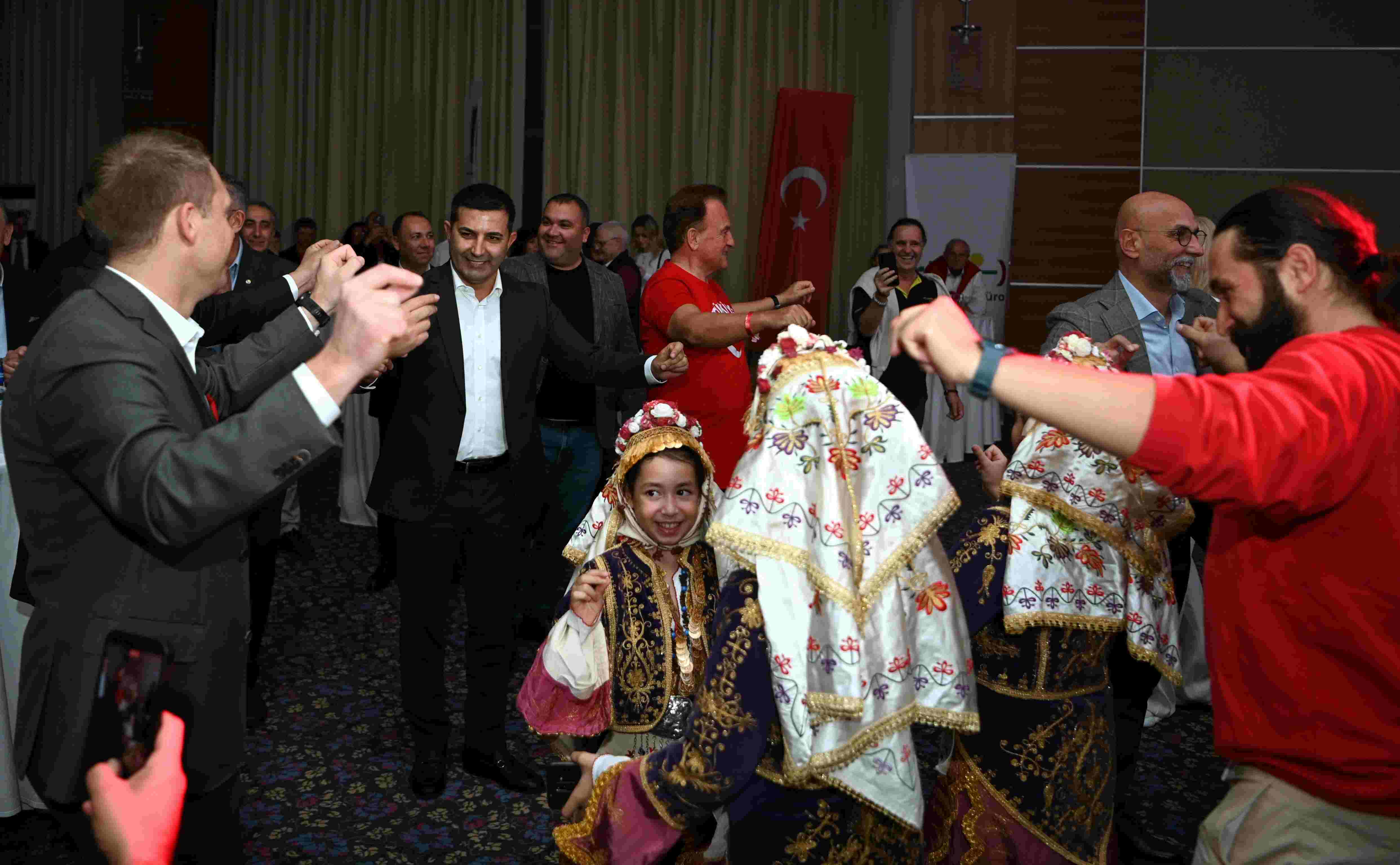 Kuşadası’nı daha geniş kitlelere tanıtmak adına projeler üretiyoruz