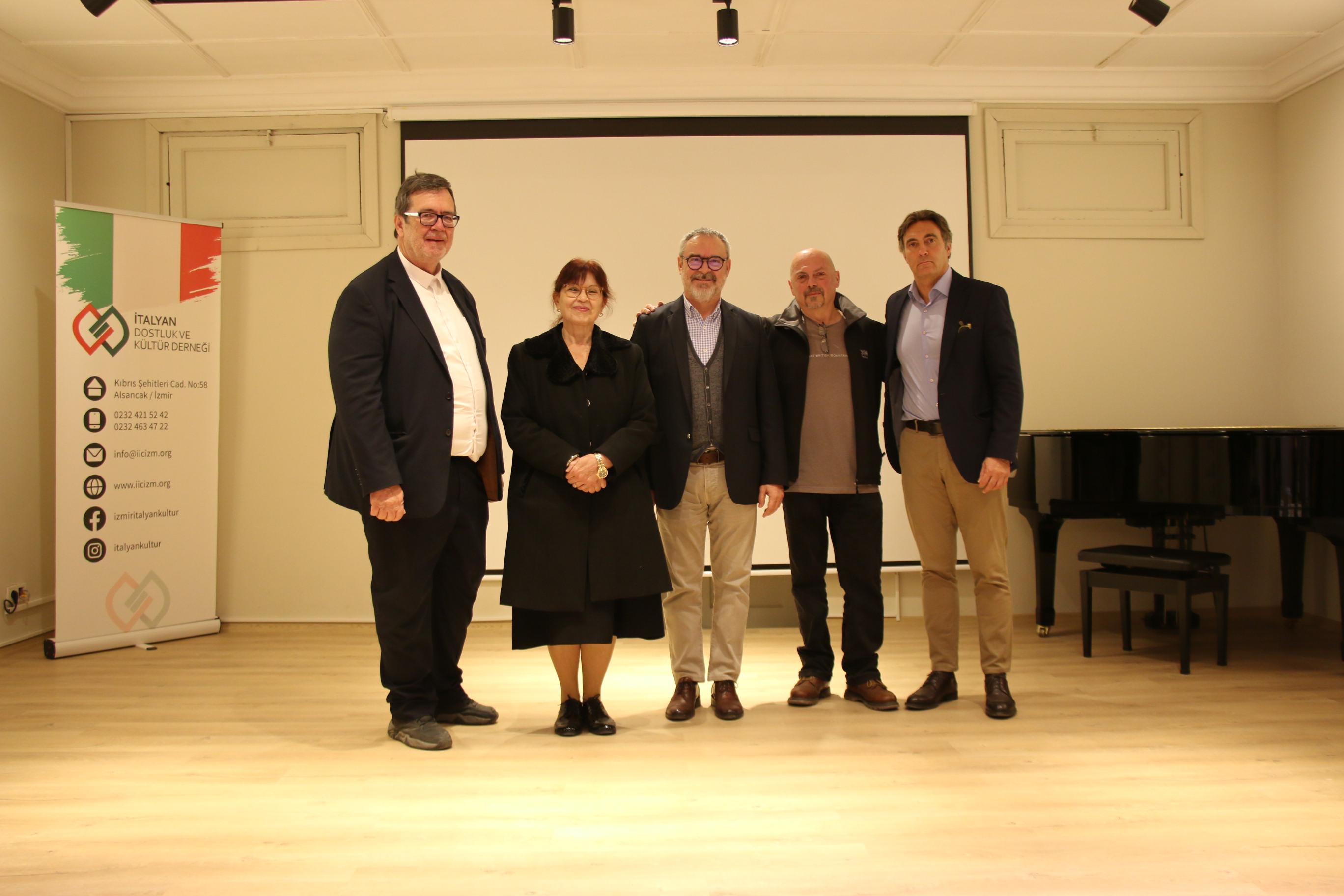 Bir Kente Duyulan Aşkın Belgeseli Casa Italia’da Özel Gösterim Foto (2) Doç. Dr. Ragıp Taranç, Prof. Dr. Simber Atay, Timur Guda, Flanör Giovanni Ercolani, Giuliano Gloghini