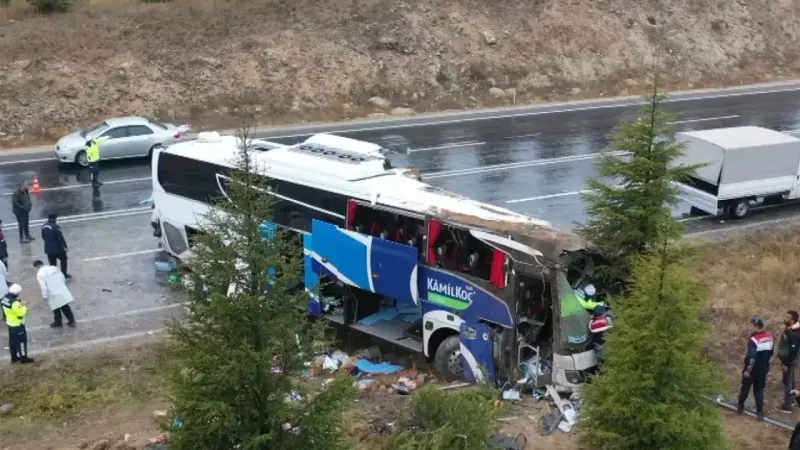 “Arka koltukta 4 kişi oturuyorduk, kaza bittiğinde yanımda hiç kimse yoktu”