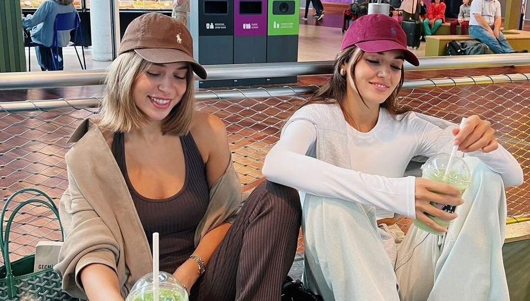 Hande ve Gamze Erçel kardeşlerden tatil pozları!