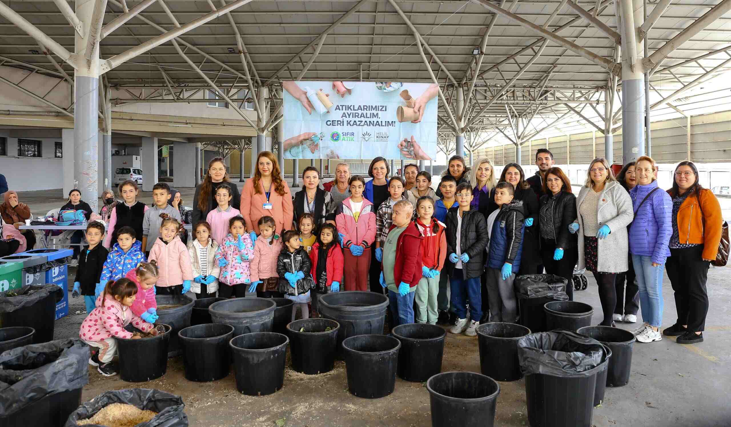 Kendi elleriyle kompost hazırladılar