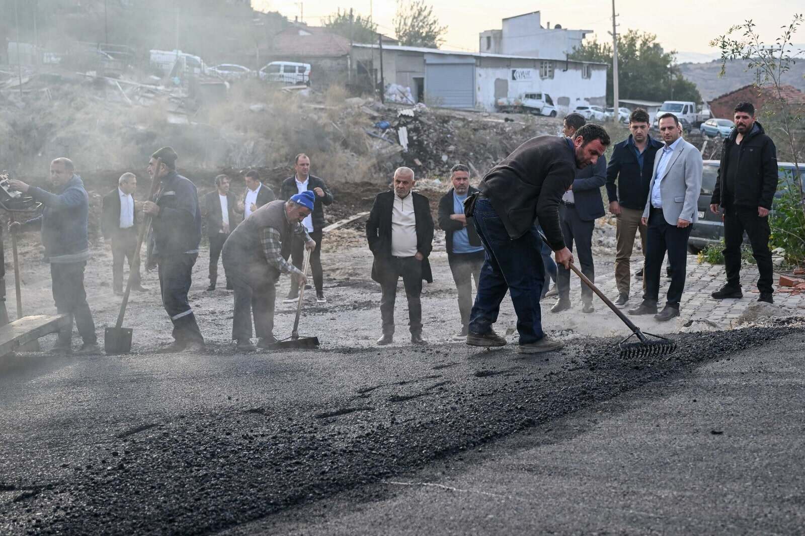 Bir günde 500 ton asfalt