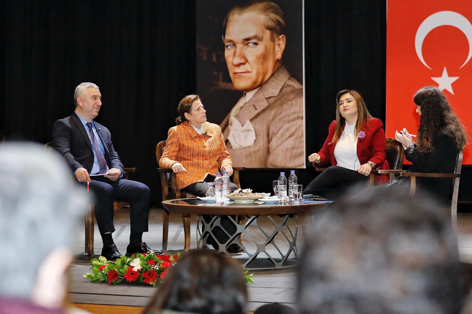 Şiddete karşı topyekûn mücadele gerekiyor