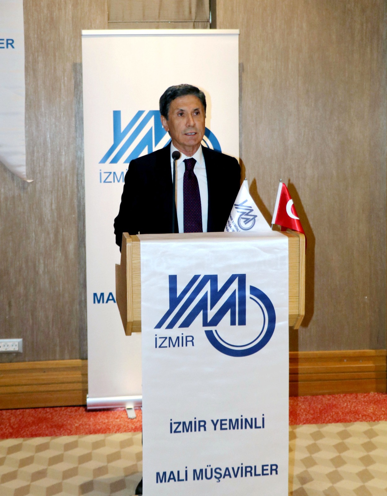 Yaşar Zengin  