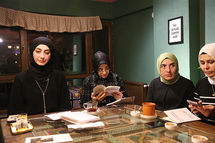 kadınlar ve kitap buluşması-1