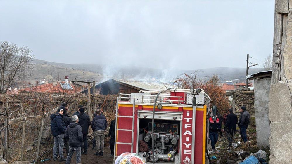 İtfaiye ekiplerinin müdahalesi