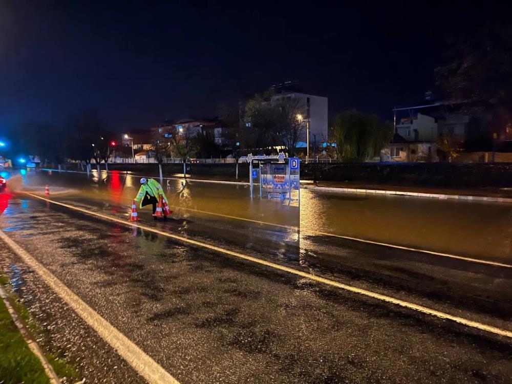 Trafik ekipleri önlem aldı