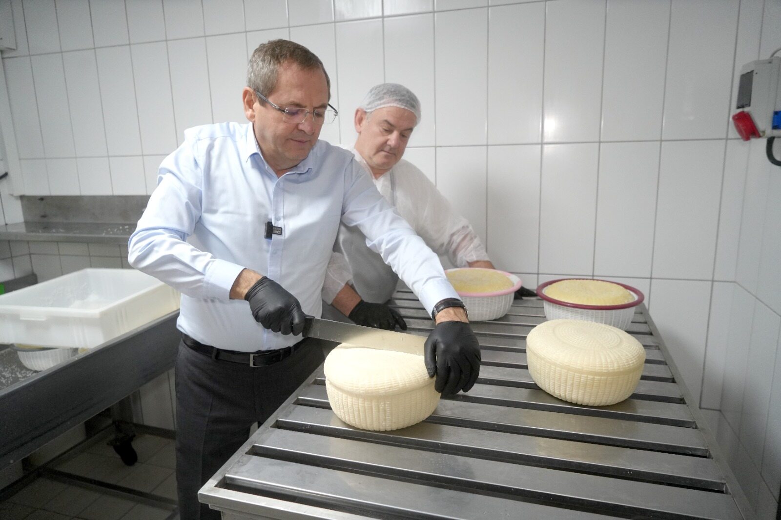 Hem yerel ürünlerle beraber hem de bir meze kültürü var