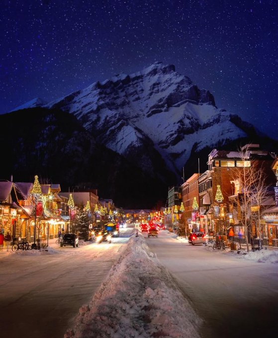 7. Banff, Kanada: Karla Kaplı Dağların Efsanevi Noel’i