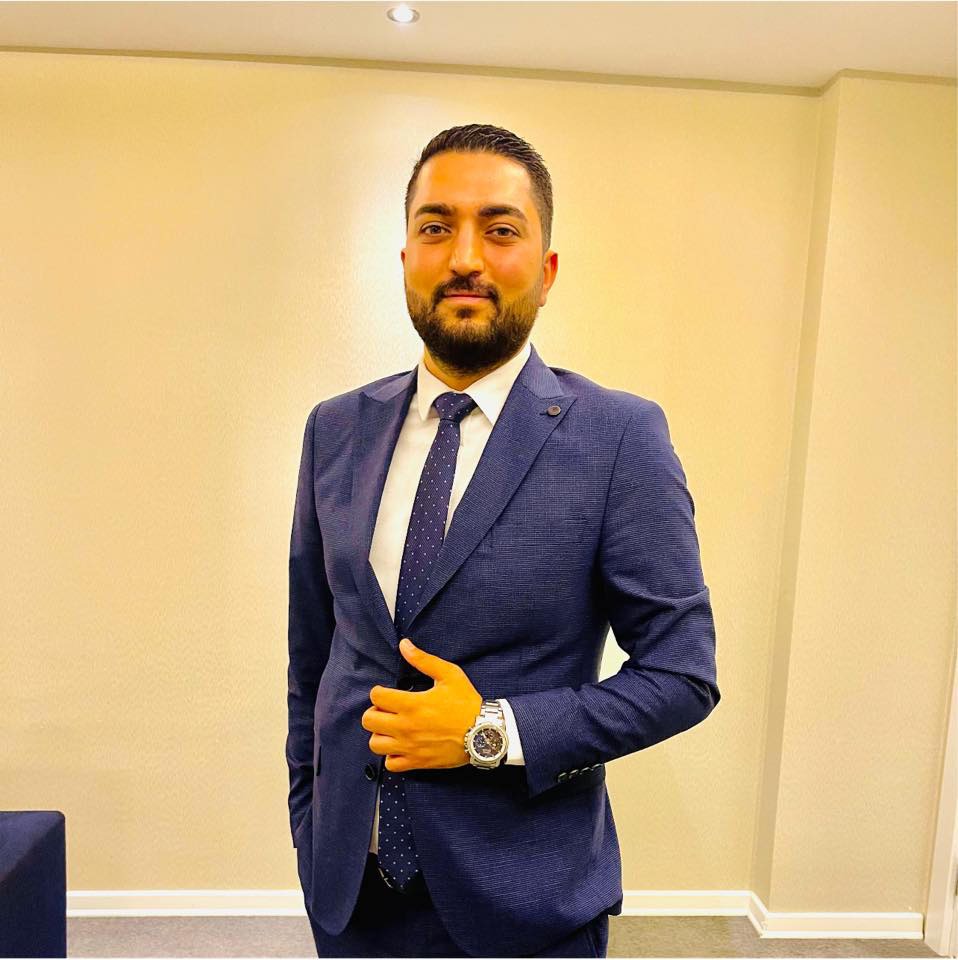 AK Parti Bornova'da yeni ilçe Başkanı Cihan Dağlıer göreve başladı.