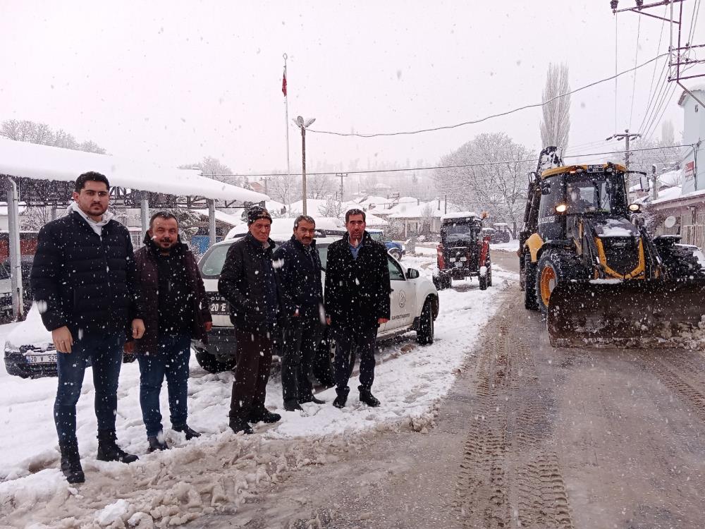 Çameli’de kar yağışı eğitimi etkiledi