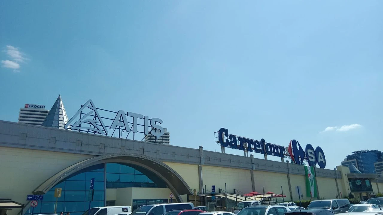 Carrefour Bursa Alışveriş Merkezi'nin satışı ve yıkım kararı