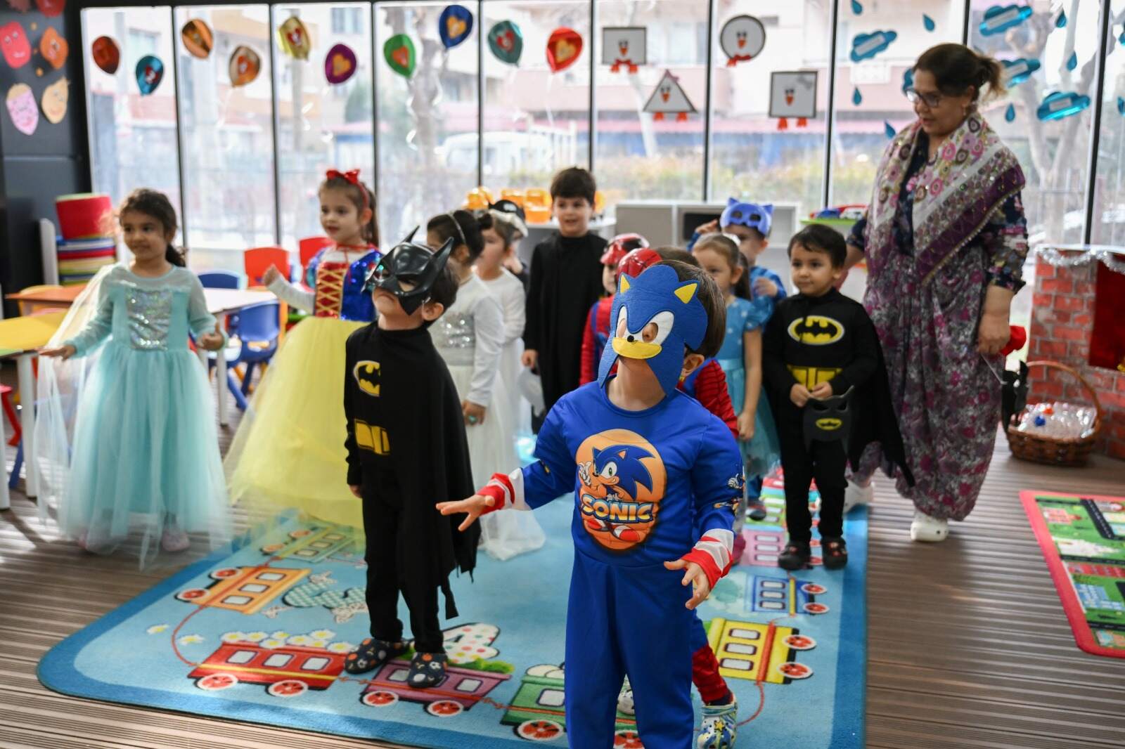 Bornova’nın her köşesinde kutlama var