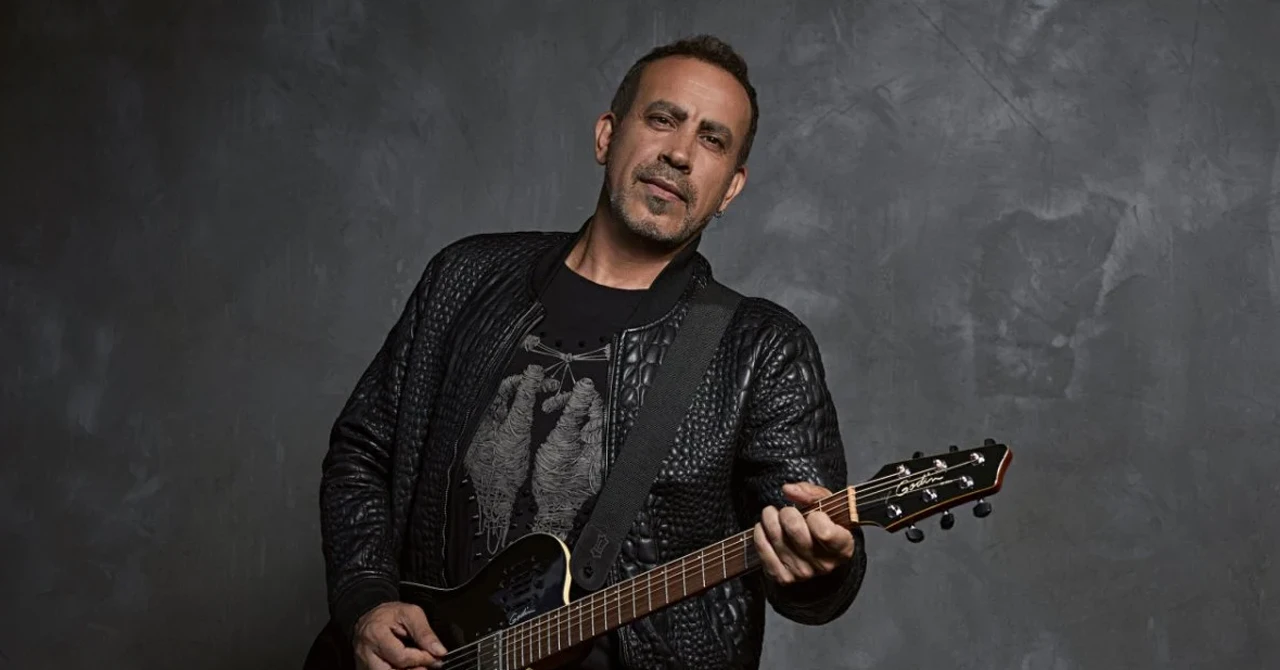Haluk Levent-4