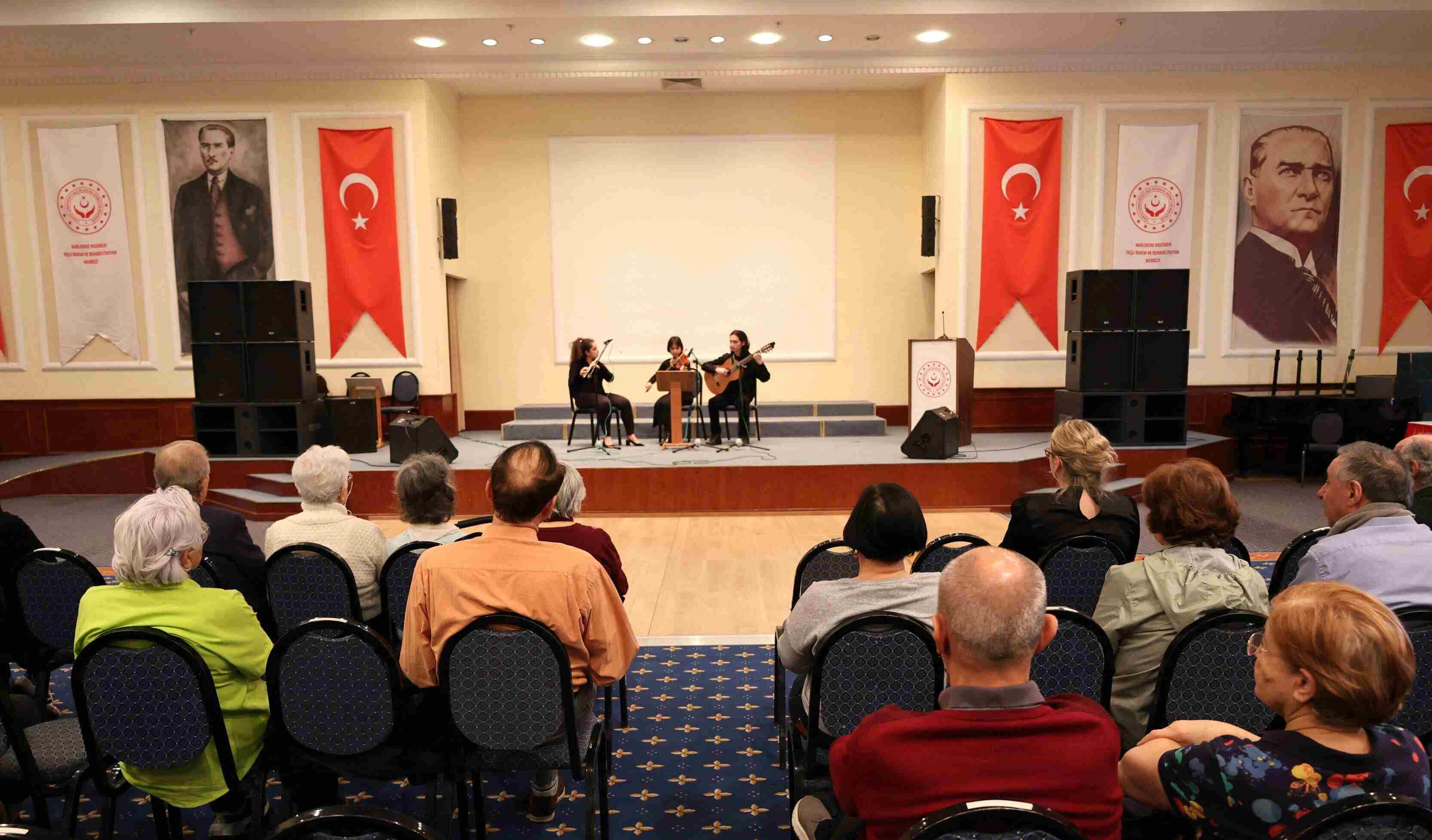 Bu konser, kesinlikle bambaşkaydı