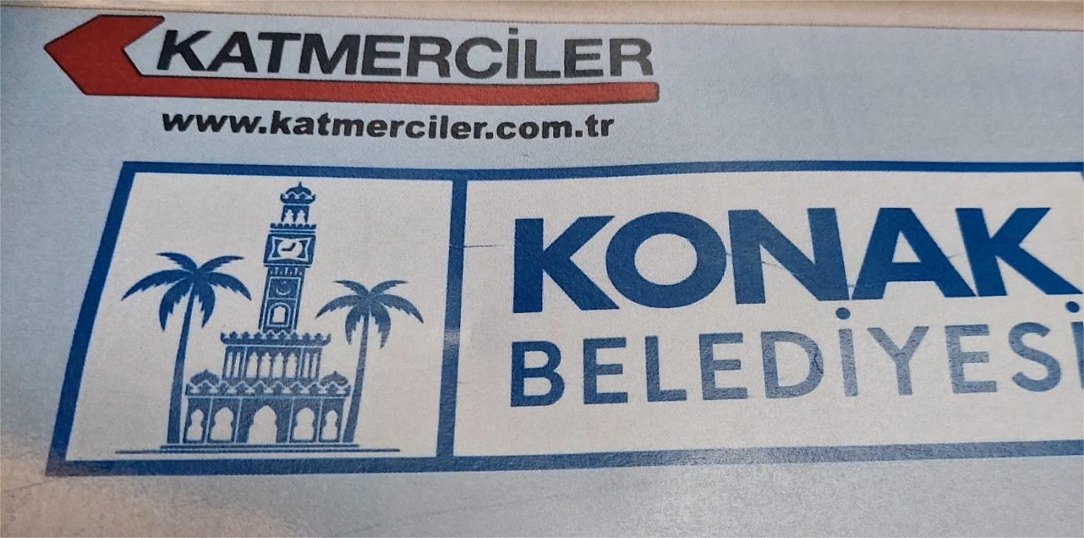 Belediye çöp aracında AK Partili reklamı