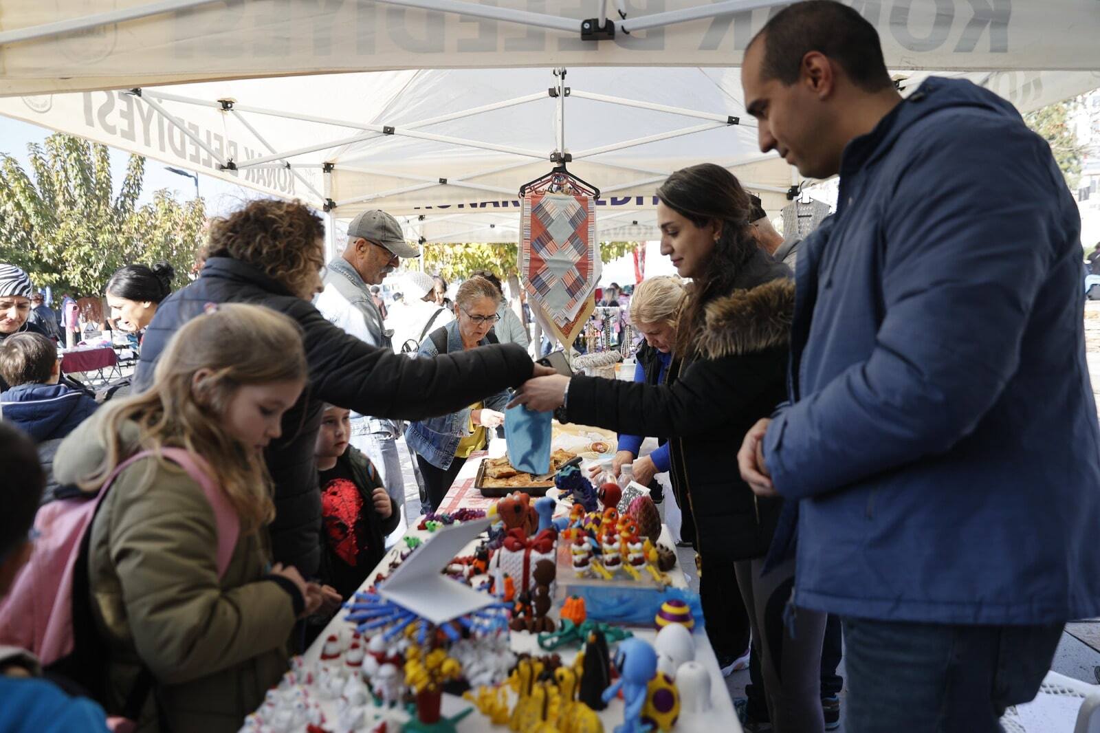 Kermes aralık ayı boyunca devam edecek