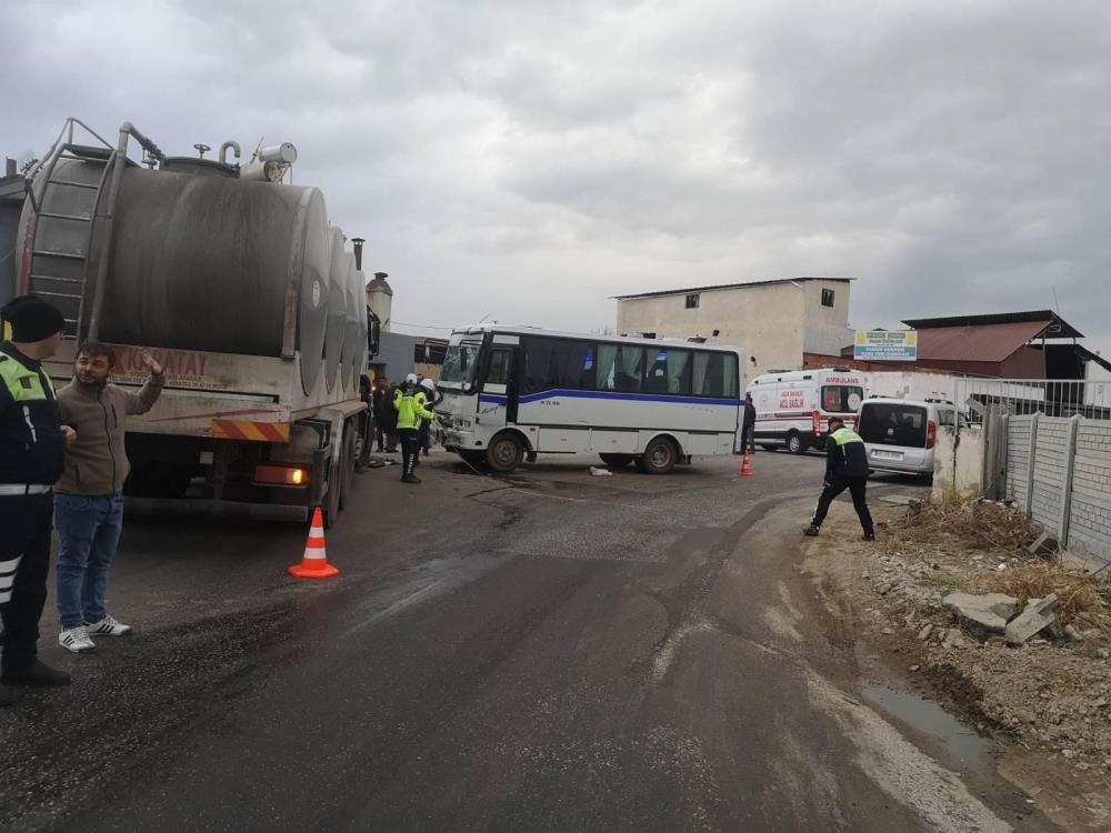  ihbar üzerine kaza yerine gelen sağlık ekipleri tarafından olay yerinde yapılan ilk müdahalenin ardından Salihli Devlet Hastanesi ile çevredeki özel hastanelere kaldırıldı.