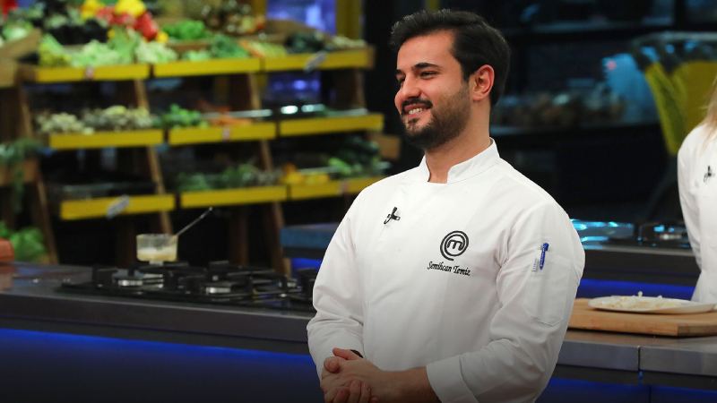 Masterchefin ilk finalisti iddialı yarışmacı Semih oldu.