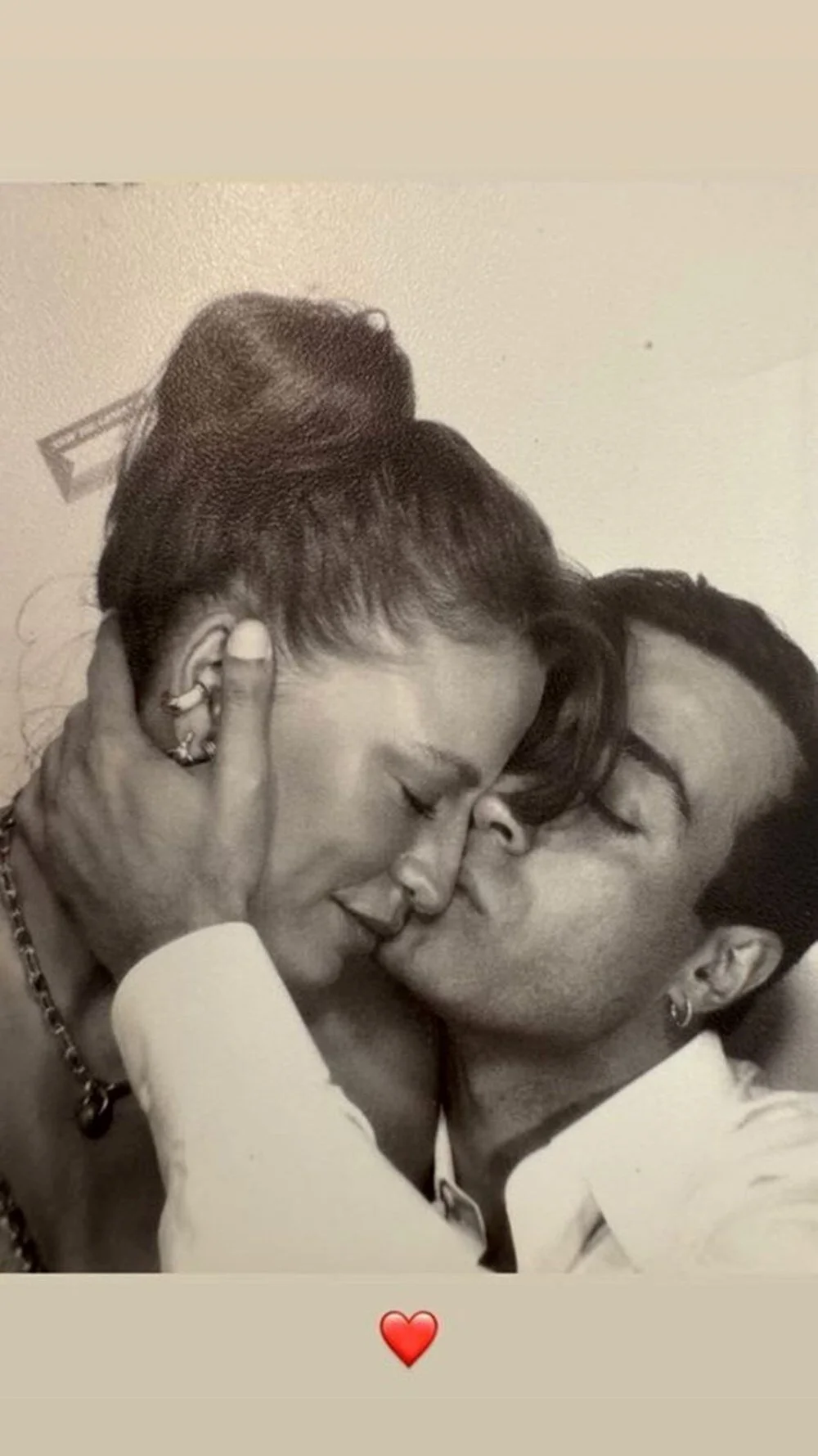 Mert Demir Ve Serenay Sarıkaya 3