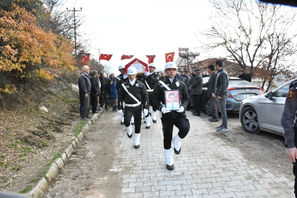 Her zaman polis ve askerin yanında