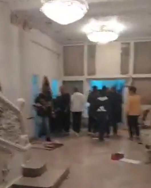 Esad'ın evi de hedef oldu