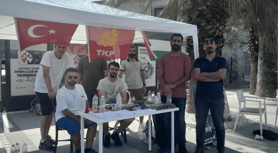 İzmir'de ABD askerlerine çuvallı protesto