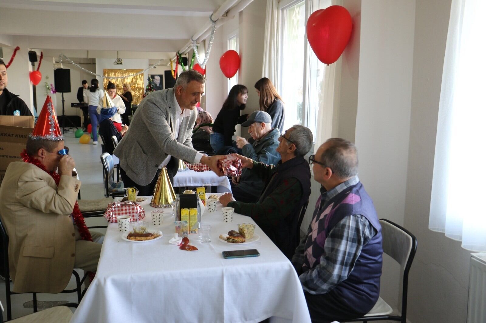 Onların neşesini paylaşabilmekten dolayı çok mutluyuz
