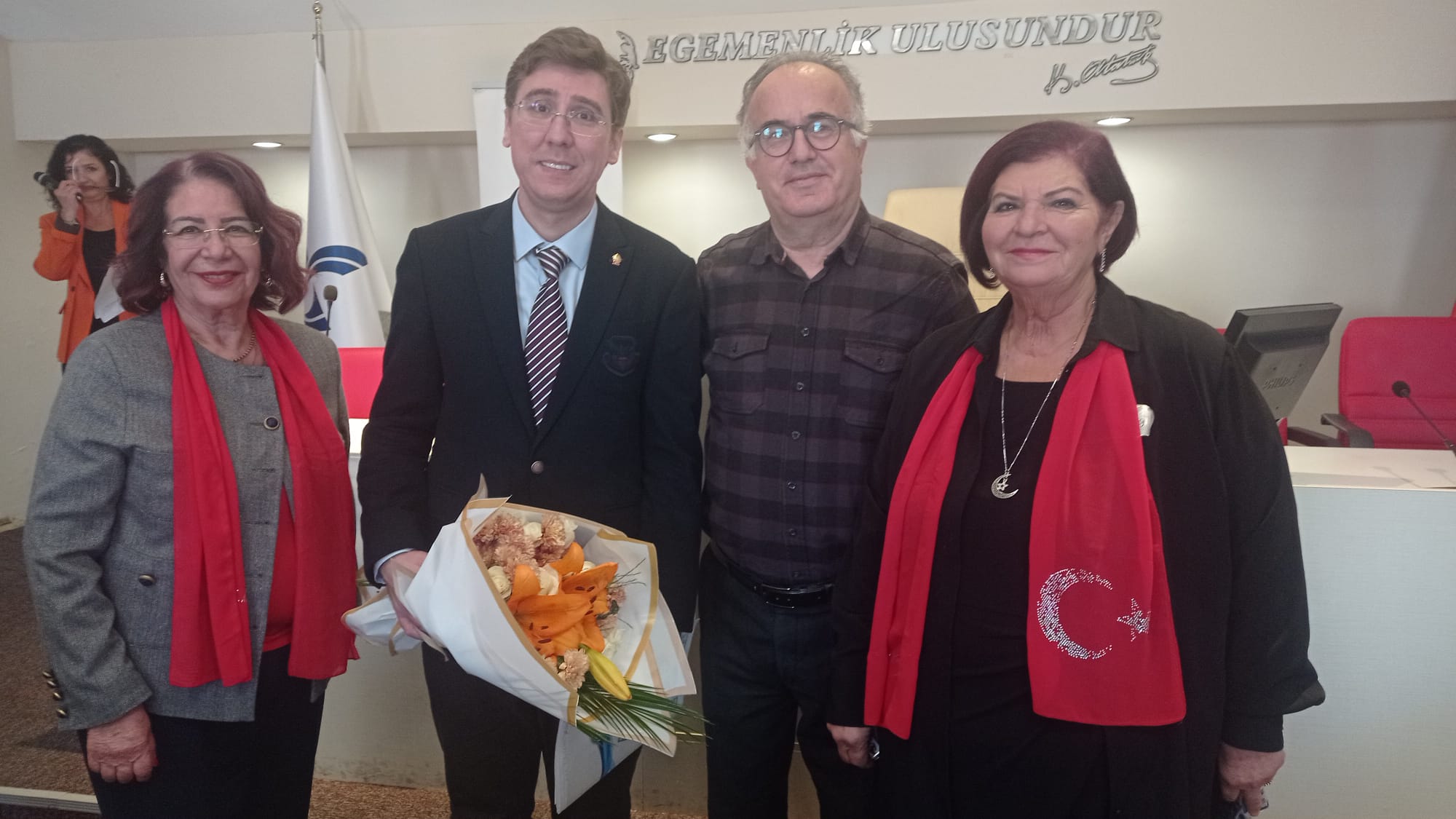 Nüfusun yarısı kadın, ancak temsil düşük