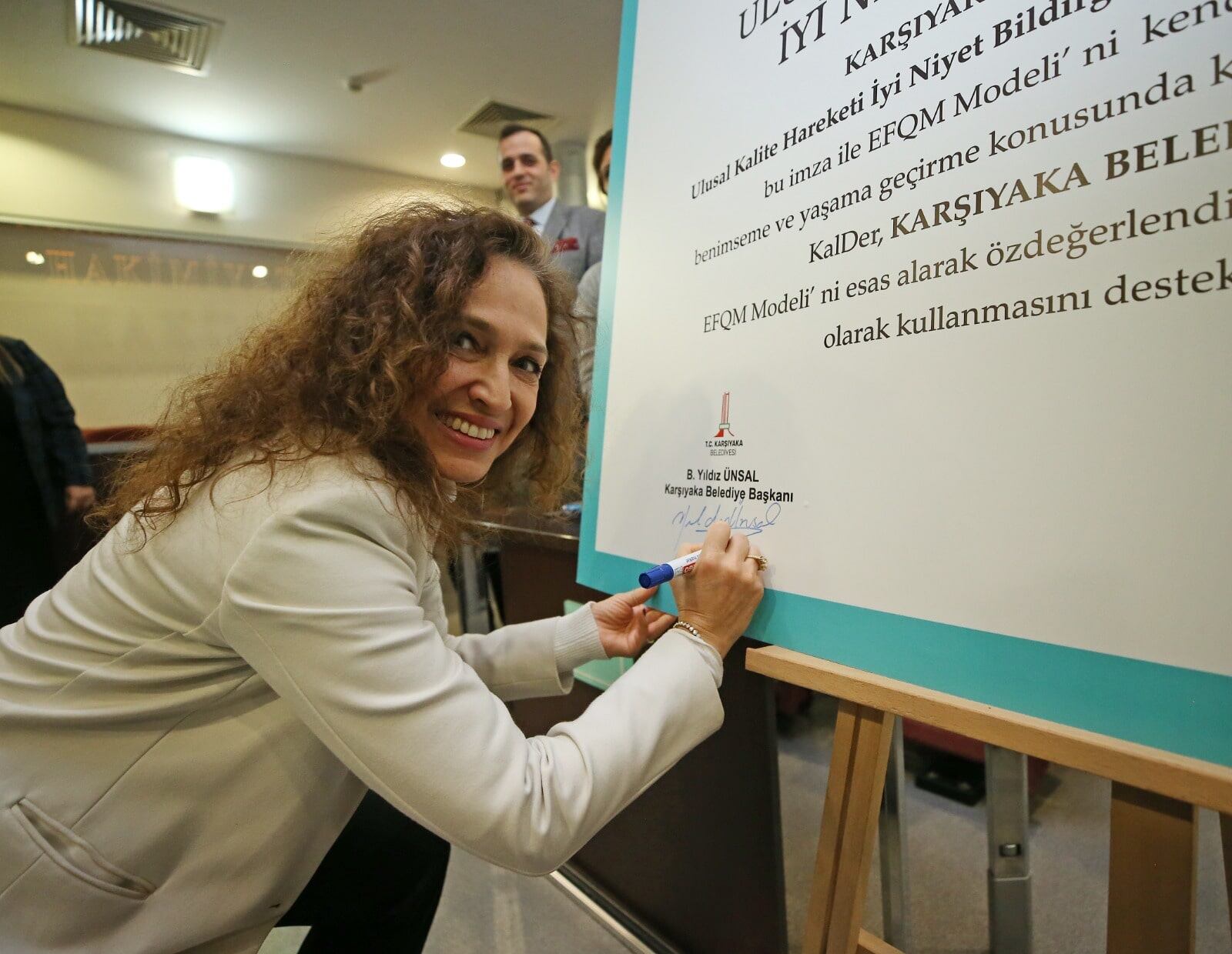 Beraber yürümekten çok mutluyuz