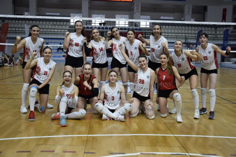 Turgutlu Belediyesi kadın voleybol takımı sezonu tamamladı-3