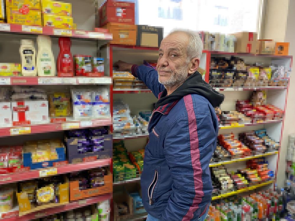 Mahalle bakkalında organize hırsızlık kamerada-2