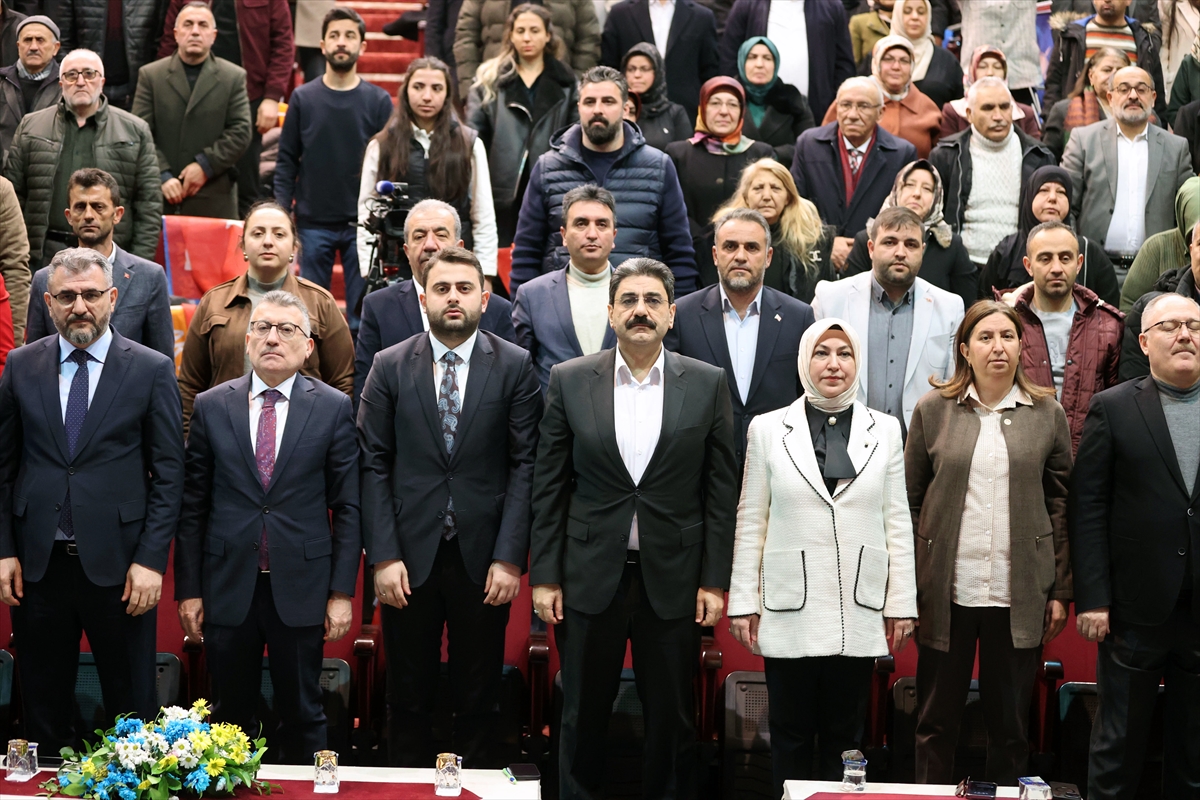 AK Parti TBMM Grup Başkanı Abdullah Güler, Sivas Gençlik Kolları Olağan Kongresi'ne katıldı.