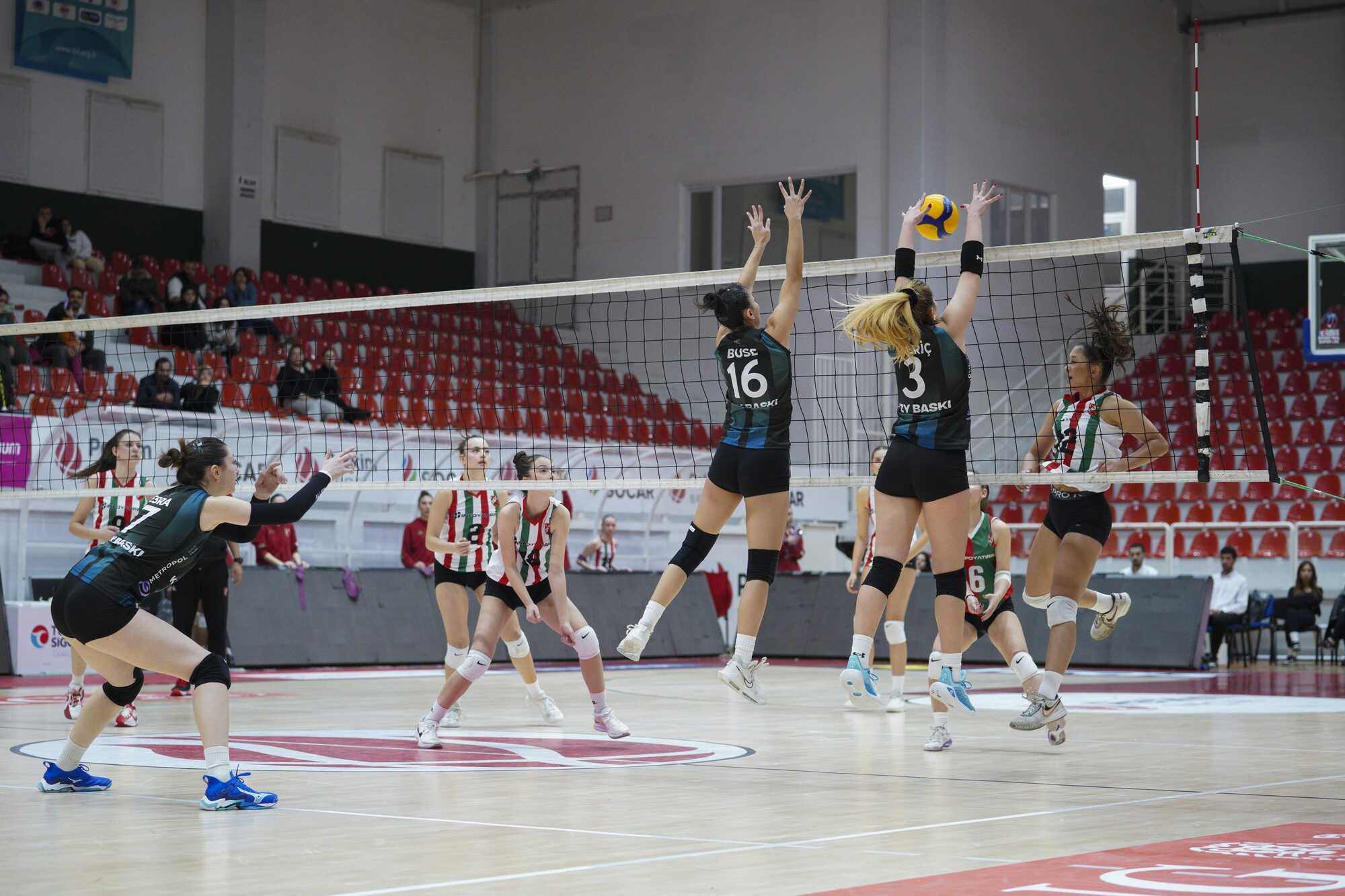 Aliağa voleybol takımı